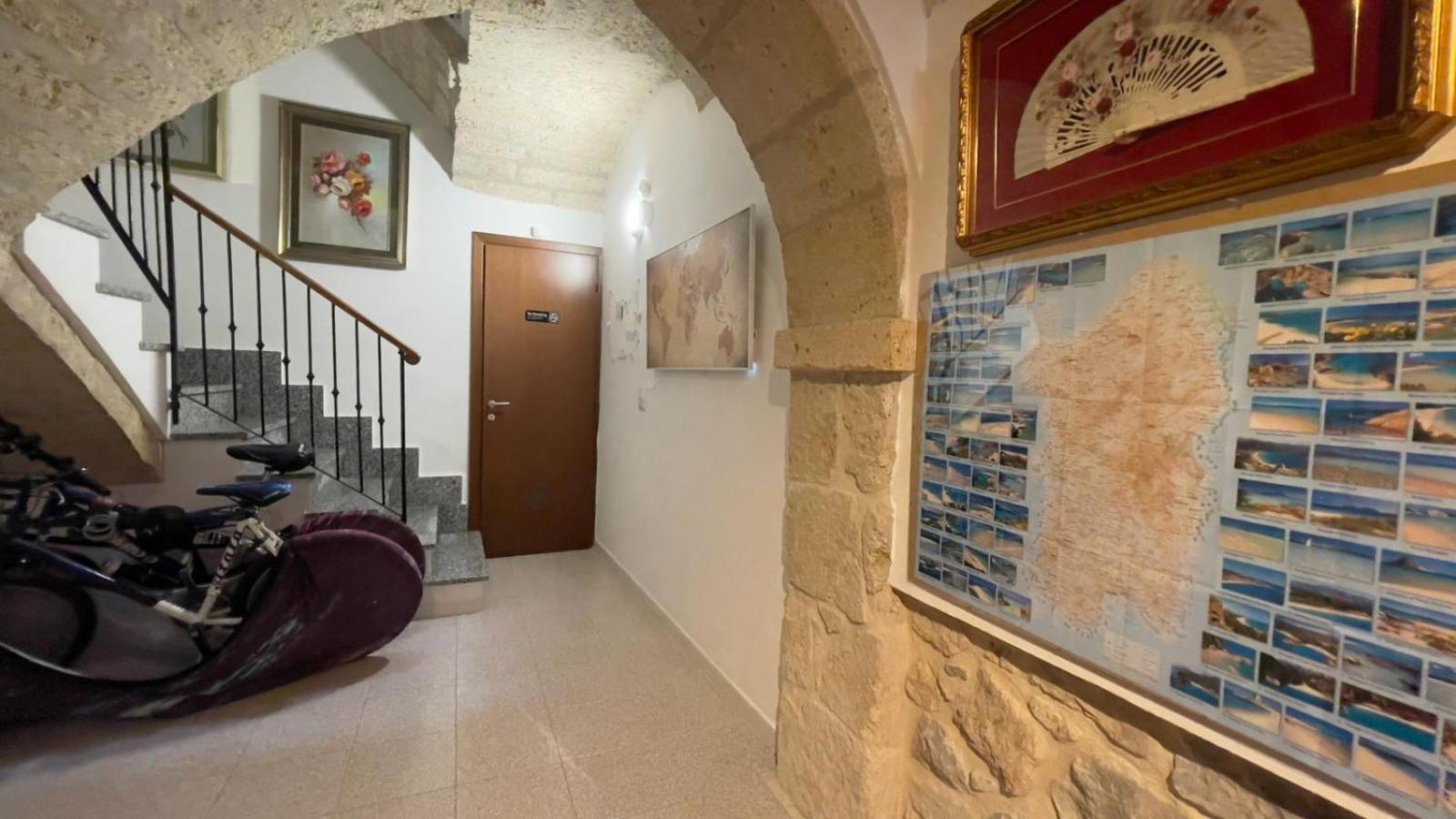 Itiseasy Cuglieri 1 E 2 Private Apartments Bagian luar foto