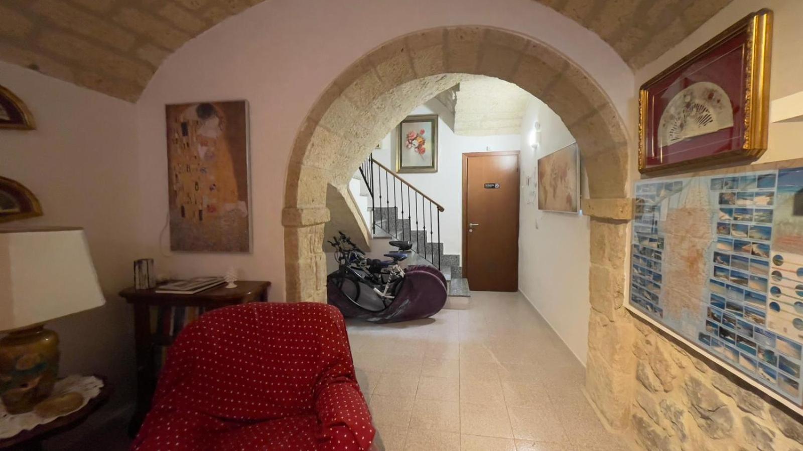 Itiseasy Cuglieri 1 E 2 Private Apartments Bagian luar foto