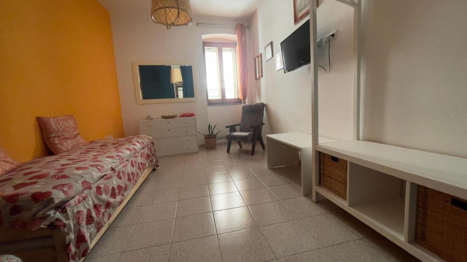 Itiseasy Cuglieri 1 E 2 Private Apartments Bagian luar foto